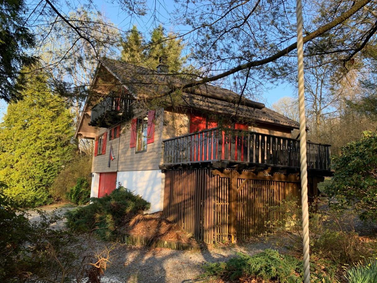 Gezellige chalet Oizy Buitenkant foto