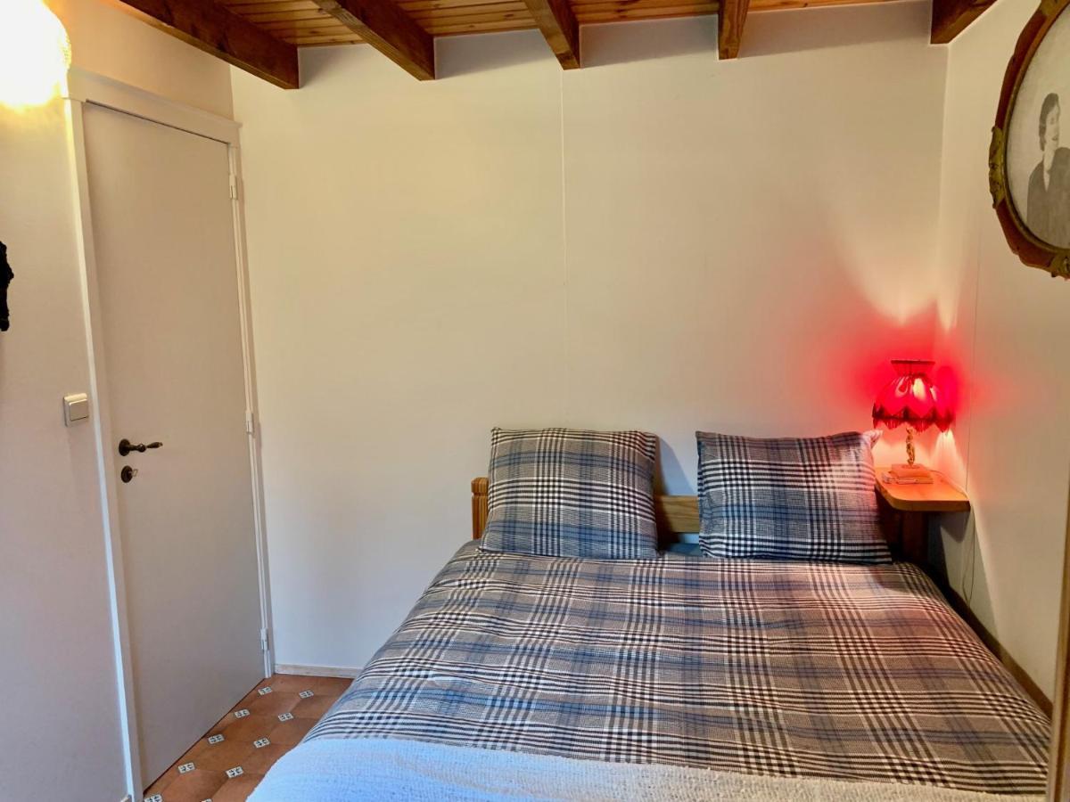 Gezellige chalet Oizy Buitenkant foto