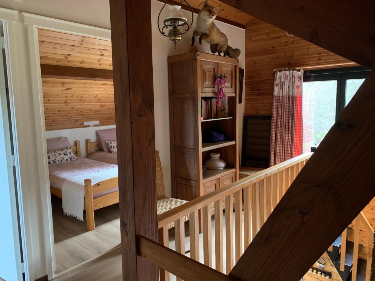 Gezellige chalet Oizy Buitenkant foto