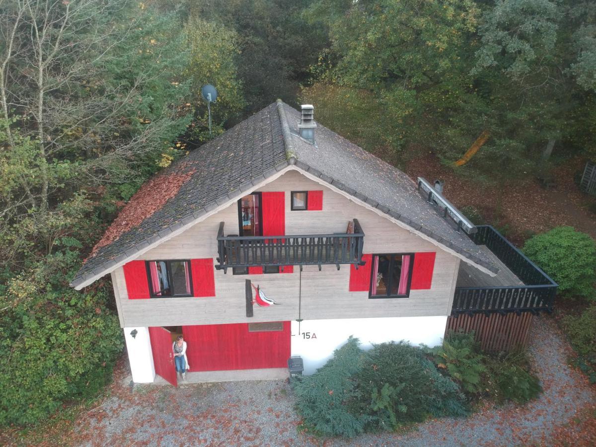 Gezellige chalet Oizy Buitenkant foto